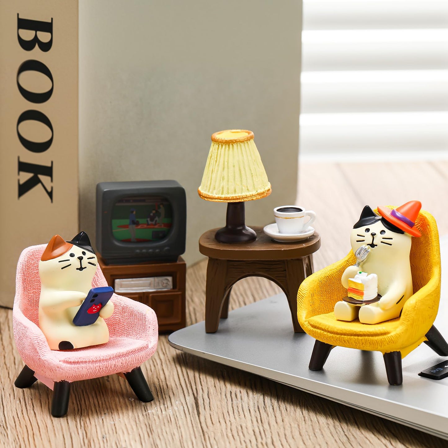 GGSTDDUP 6 Pcs Miniature Resin Cat Figurines Set for Desk Shelf