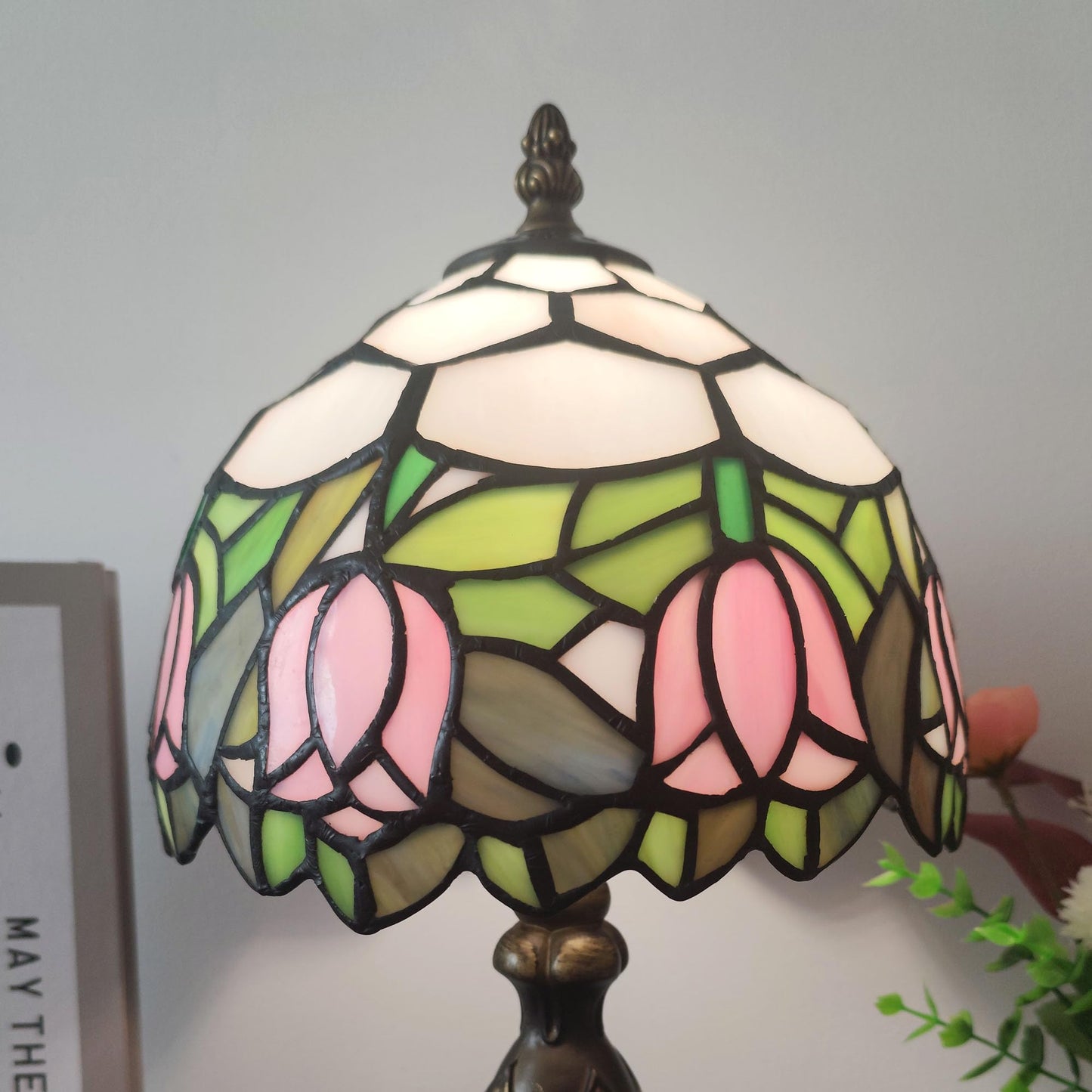 XPHMXP Tiffany Table Lamp Small Stained Glass Desk Lamp Vintage Bedside Lamp Included 3 Way LED Bulb for Home Living Room Nightstand Bedroom Office (Pink Tulip)