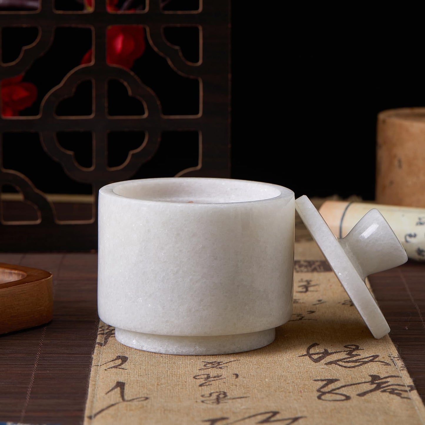 QISENMOR Natural Marble Salt Cellar with Lid, Stone Salt Bowl,Spice jar,Handcrafted Seasoning Storage Box for Kitchen Counte (White)