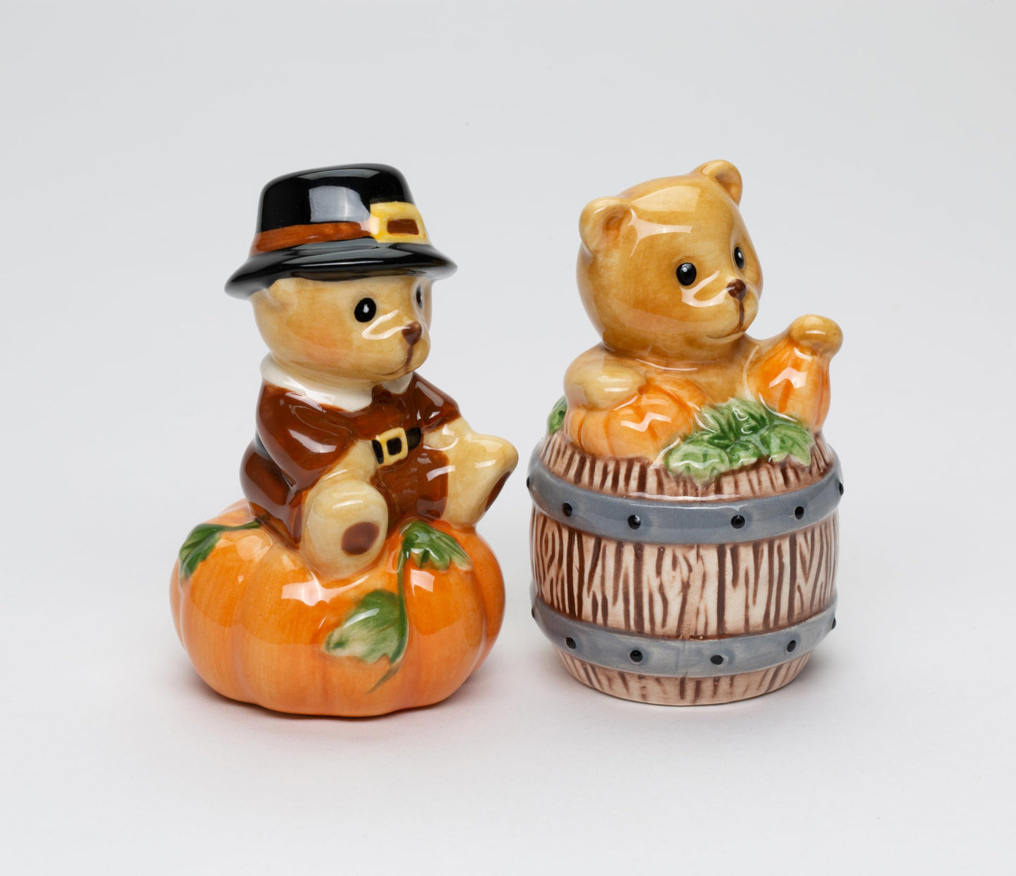 Fine Ceramic Thanksgiving Pilgrim Bears with Pumpkins Salt & Pepper Shakers Set, 3-1/8" H