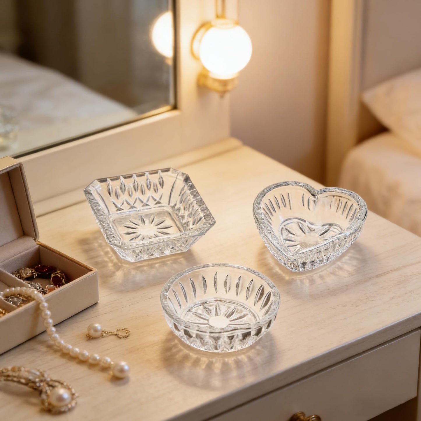 LOULIQIGIFT Set of 3 Clear Jewelry Dish Tray for Women Crystal Ring Holder for Wedding Engagement Birthday Mother's Day(Round, Square, Heart)