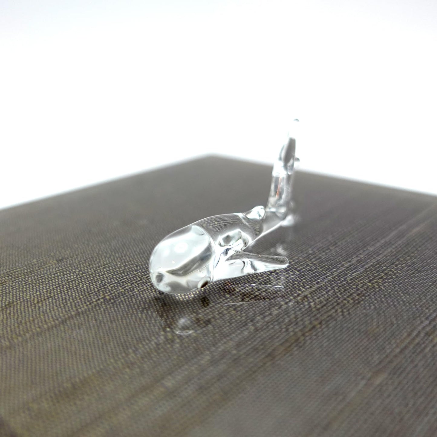 Sansukjai Whale-Shark Tiny Figurines Hand Blown Glass Art Sea Animals Collectible Gift Home Décor (Clear)