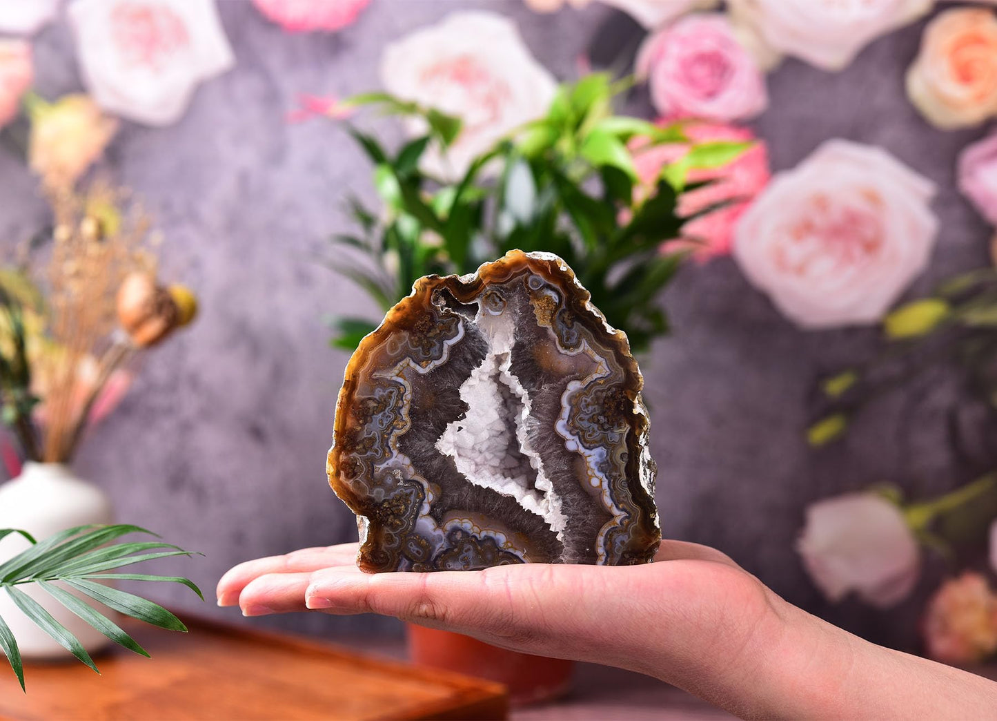 AMOYSTONE Natural Agate Stone Decor Large Agate Geode Ornament Black 1.5-2 LBS, Irregular Crystal Rock for Home, Bedroom, Desk