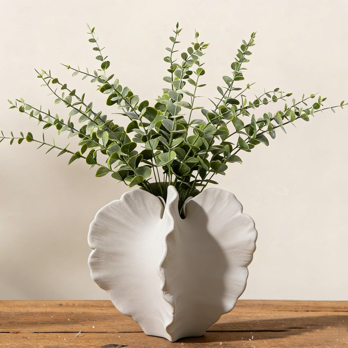 Small White Ceramic Vase,7 Inch Coral Shaped Coastal Vase for Home Decor,Modern Boho Farmhouse Table Centerpiece for Living Room Entryway, Decorative Flower Vase for Pampas Grass & Dried Flowers