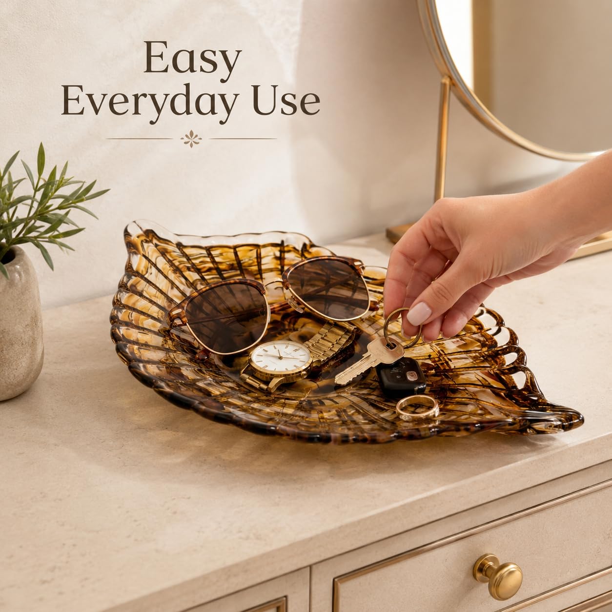 Hand Blown Glass Seashell Fruit Bowl,Gradient Decorative Glass Bowl for Kitchen Countertop,Coastal Seashell Serving Tray for Fruit Snacks,Art Table Centerpiece for Beach House Kitchen Decor (Brown)