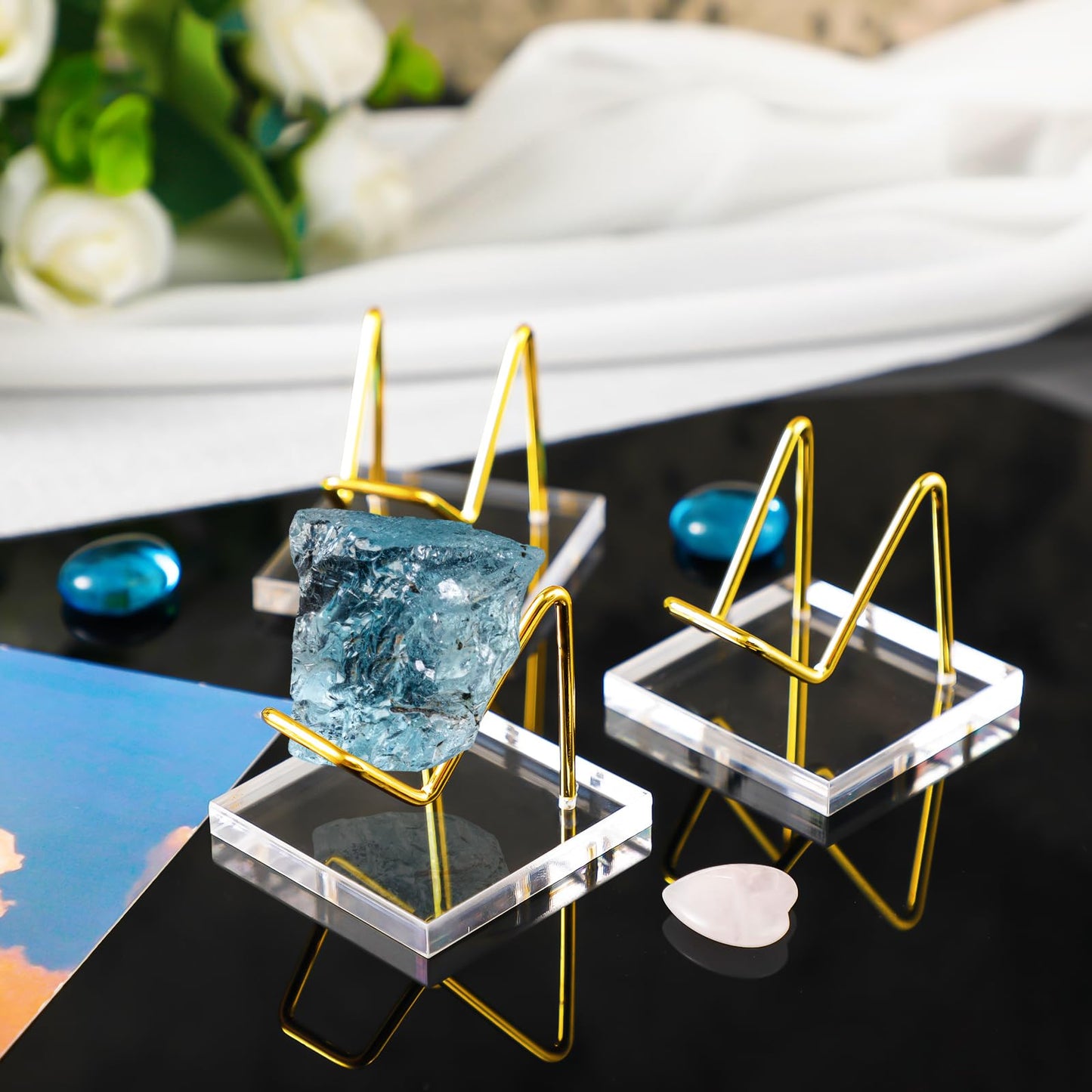 Wenqik 4 Pcs Metal Crystal Display Stand Rock Holder Crystal Display Shelf with Metal Arms Acrylic Pedestal Base for Mineral Gemstone Agate Fossil Coral Geode Jewelry Collectible(Gold,2.5 x 2.5 x 2)