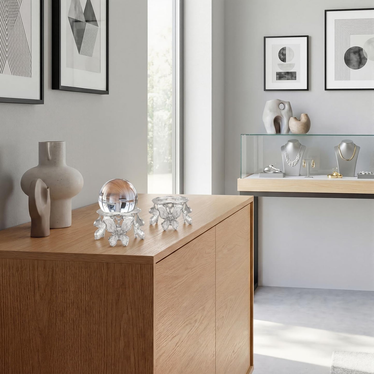 Hicarer 4 Pcs Metal Butterfly Crystal Ball Stand Silver Sphere Holder Butterfly Shape Ball Egg Base Modern Minimalist Metal Art Crafts for Sphere Globe Home Decor, Desk & Shelf Display