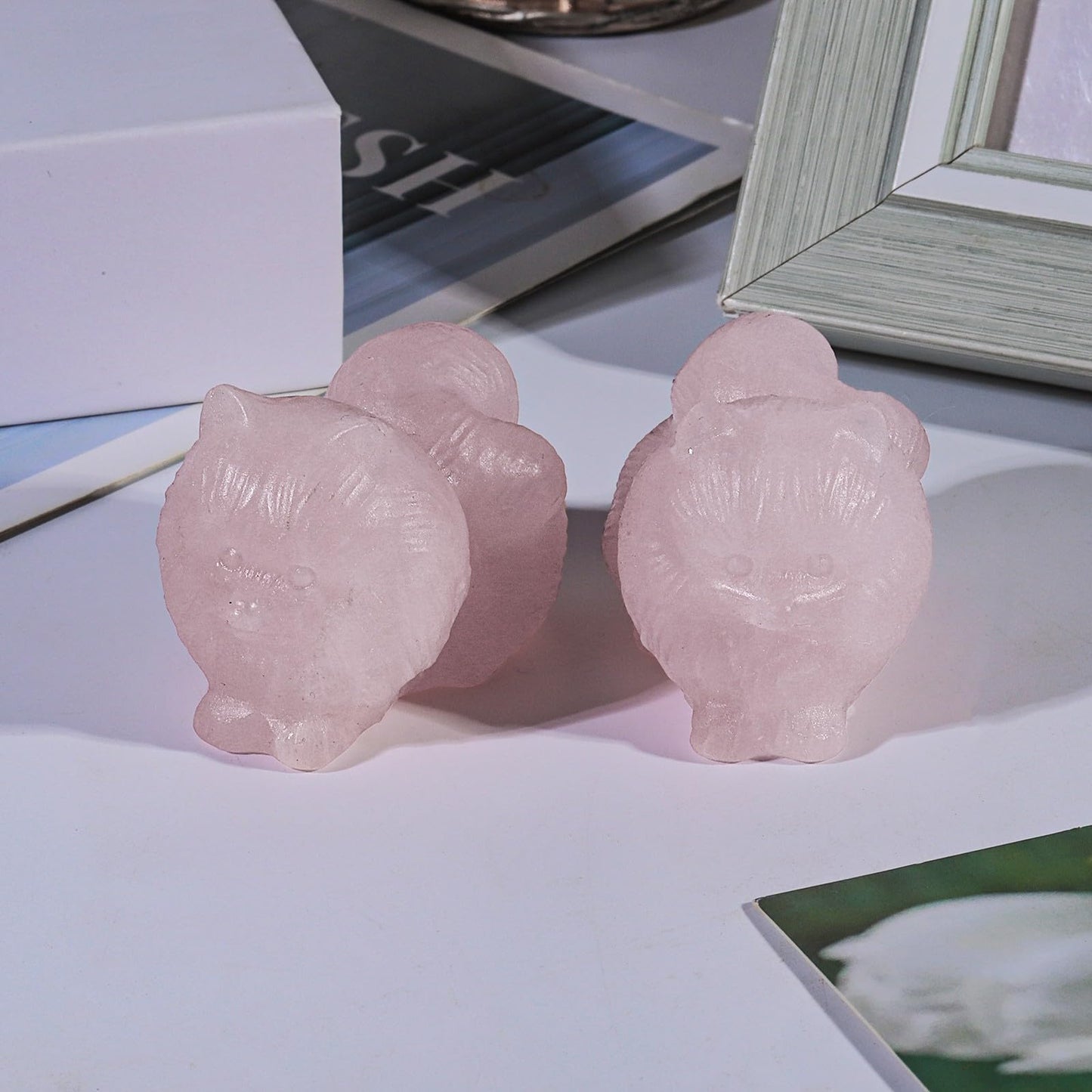 Sportmusies Hand-Carved Natural Rose Quartz Cat Figurine Home Office Decoration, Reiki Stone Cat Statue for Yoga Meditation Wicca Healing