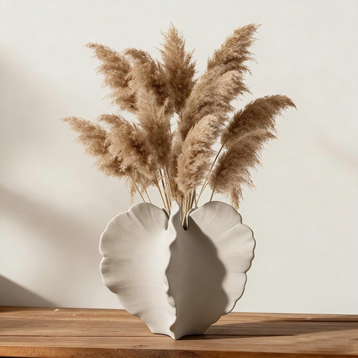 Small White Ceramic Vase,7 Inch Coral Shaped Coastal Vase for Home Decor,Modern Boho Farmhouse Table Centerpiece for Living Room Entryway, Decorative Flower Vase for Pampas Grass & Dried Flowers