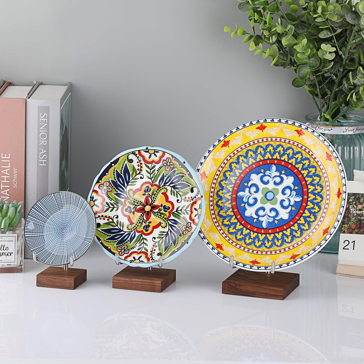 Hipiwe Rock Display Stand with Wooden Base Adjustable Metal Arms Display Stand Easel for Geode Mineral Agate Gemstones Fossils Plate and Photo,3.1"x3.1"x5"