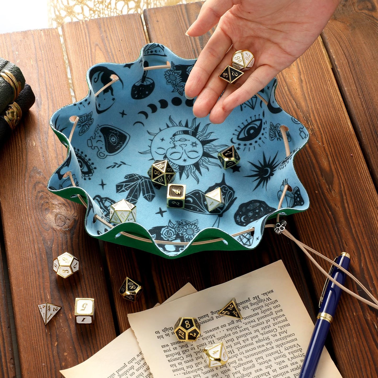 CiyvoLyeen Green Dice Rolling Tray Storage Bag with Velvet DND Dice Tray - Perfect for RPG Players, Tabletop Gamers, DND Accessories Gifts Storage - Ideal for Jewelry, Coins, Keys