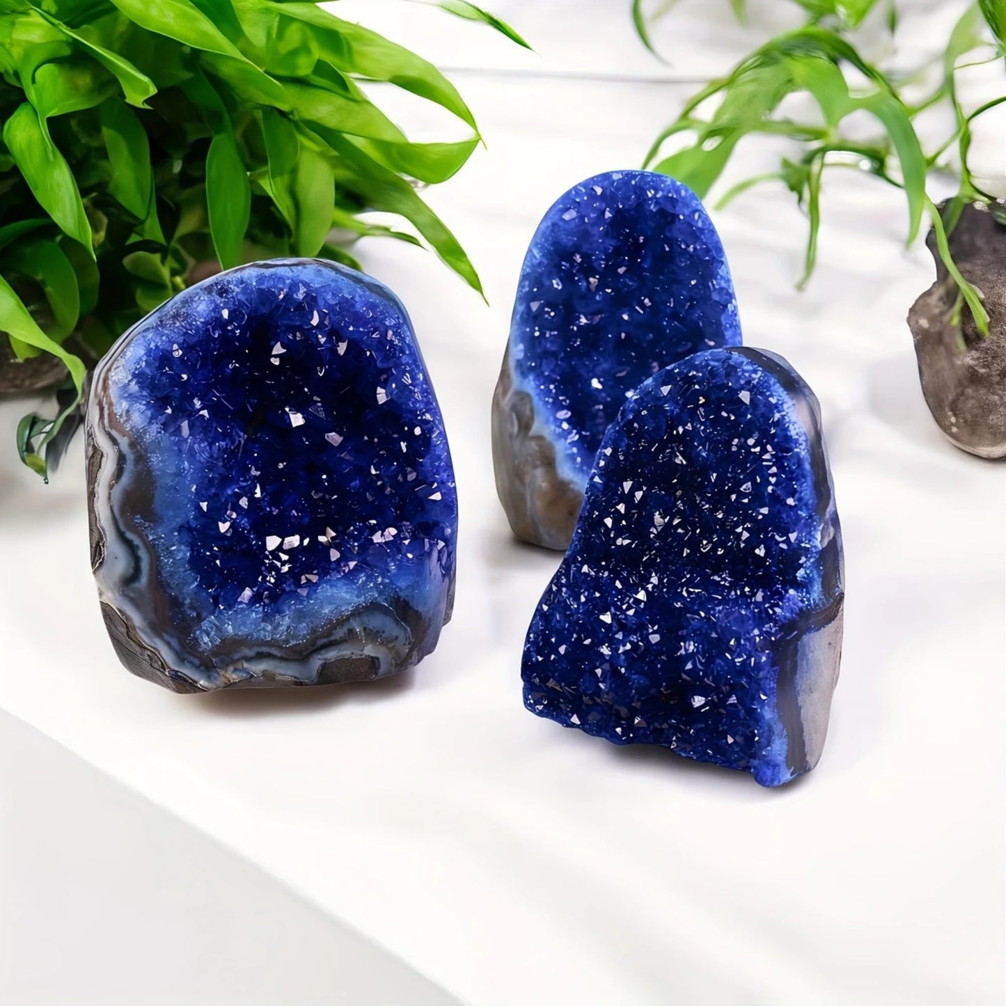 CrystalHola 200-700g Selected Raw Geode Quartz Cluster Home Feng Shui Ornaments Energy Stone Healing Tools Meditation Feng Shui Decoration,Stone Display Piece, Mineral Specimen (Blue, 200-300g)