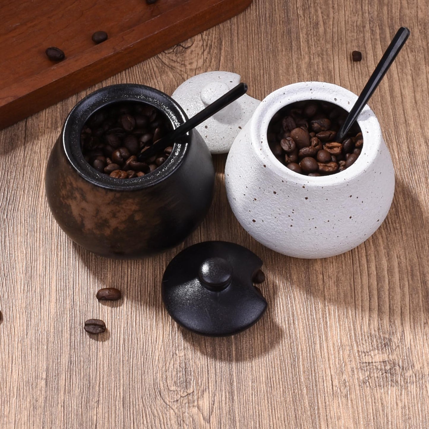 BOSILI Ceramic Sugar Jar Set of 2, Condiment Canisters with Lids and Spoons, Black and White Storage Containers for Sugar, Salt, Spices and Jam