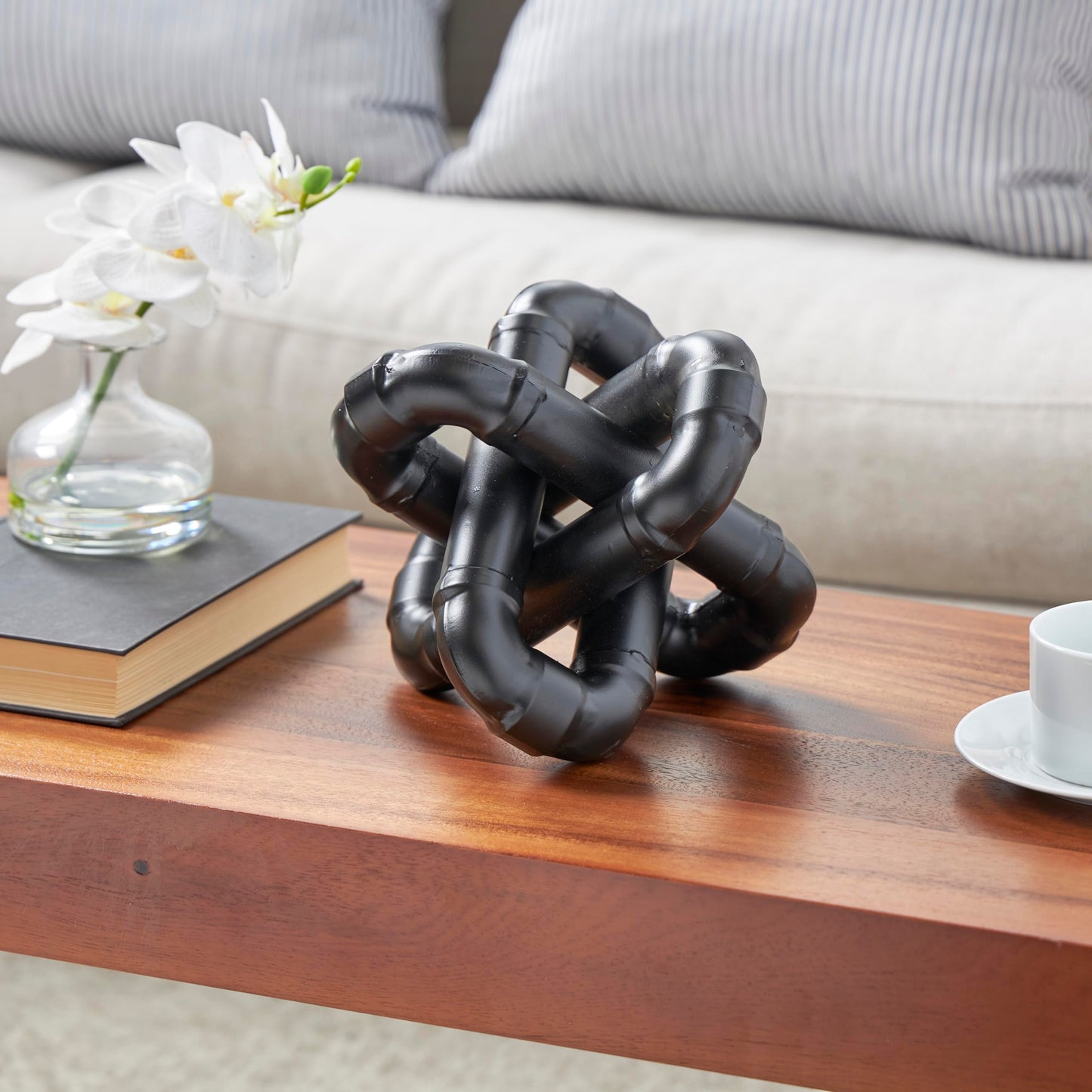 CosmoLiving by Cosmopolitan Metal Geometric Decorative Sculpture Chain Link Jack Home Decor Statue with Dimensional Ridges, Accent Figurine 9" x 9" x 7", Black