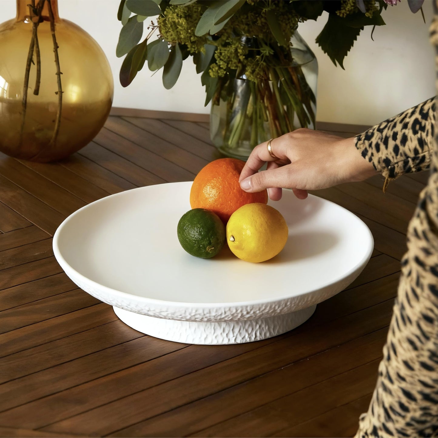 seicasaya 11 Inch Fruit Bowl Matte Black Ceramic Decorative Pedestal Centerpiece (White)