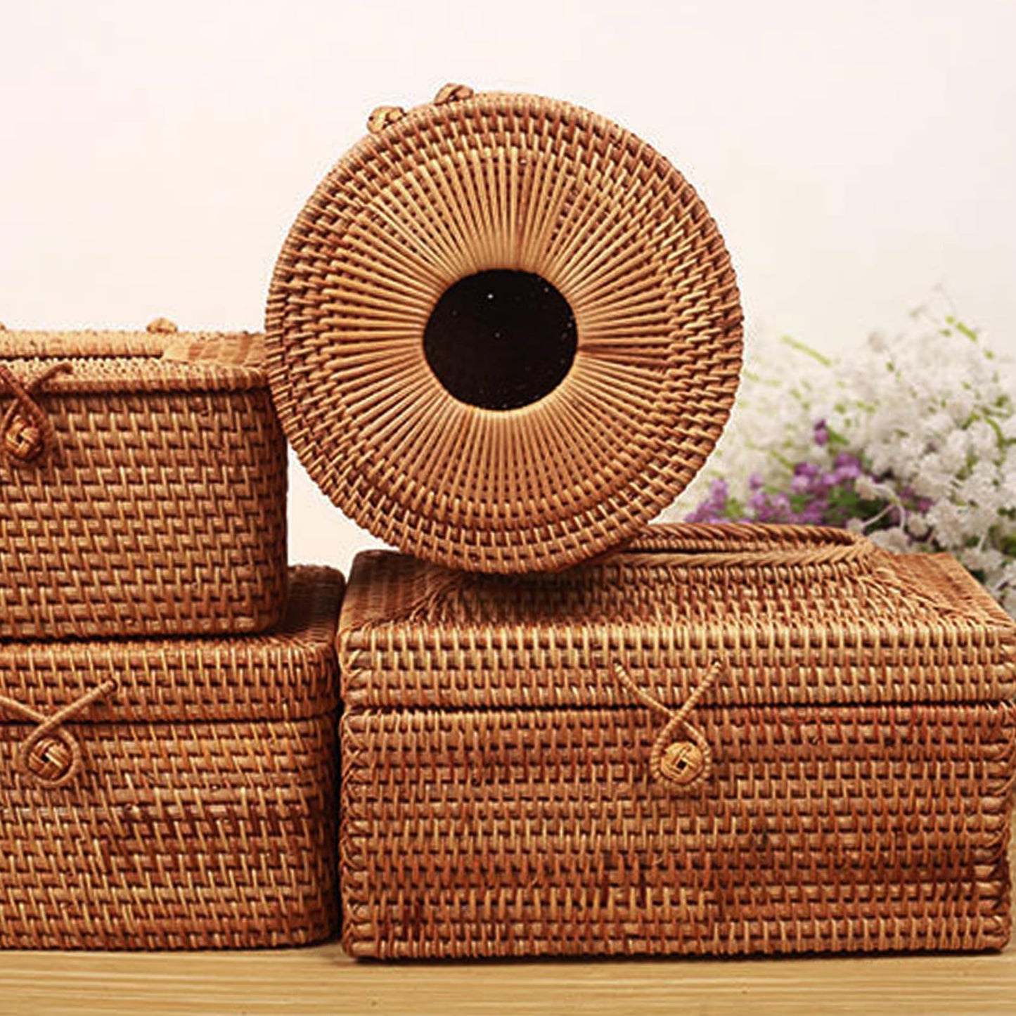 Rattan Tissue Box Cover, Decorative Woven Facial Tissue Holder with Lid Hand Wicker Facial Napkin Holder for Bathroom Toilet Living Room