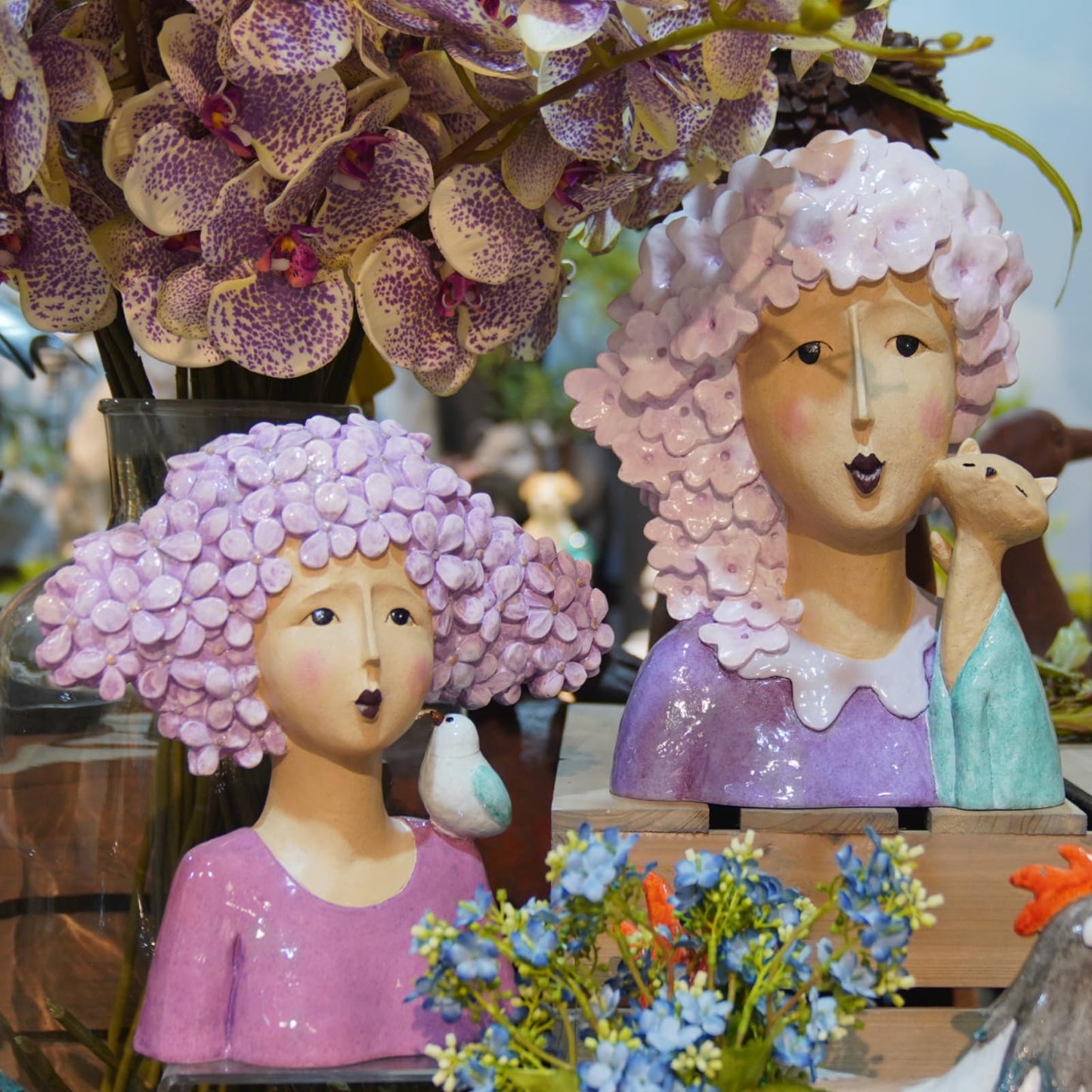 DiliComing Garden-Statues Women-Head Statues for Home Decor - 13 Inch Women with Cat Modern Art Statue, Resin Cat Sculptures for Garden, Tabletop, Livingroom and Office(Purple)