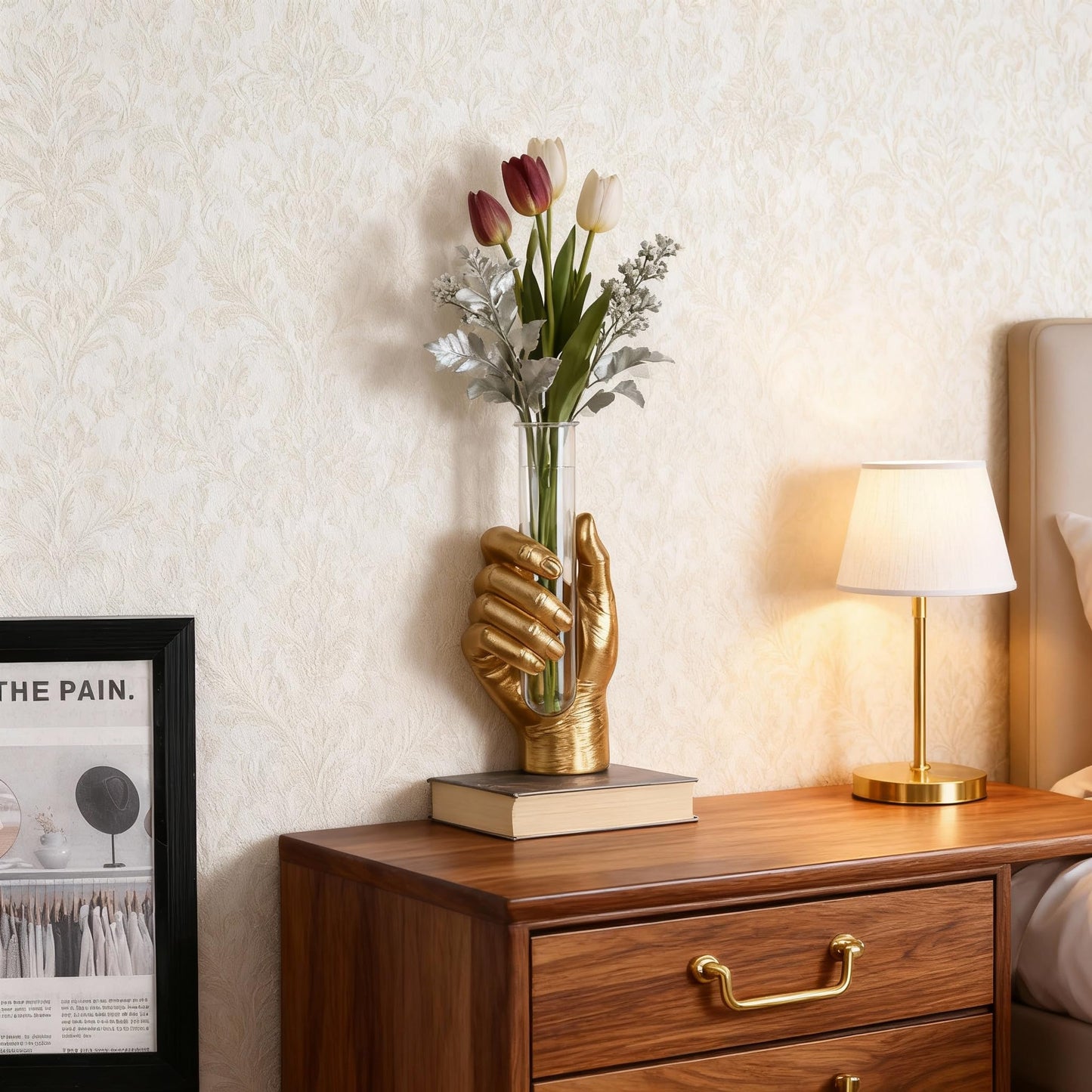 Gold Hand-Shaped Wall-Mounted Vase, Modern Creative Art Vase, Unique Wall Decoration, Fashionable Home Decor, Suitable for Living Rooms, Bathrooms, Patios, Foyers, and Office Decor.