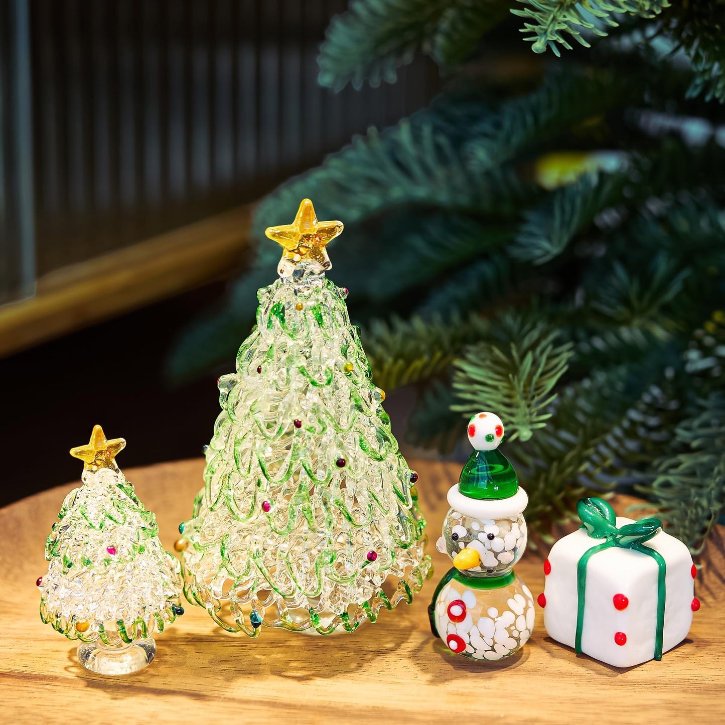 HDCRYSTALGIFTS Set of 4 Mini Blown Glass Christmas Figurines Collectible Miniatures Glass Christmas Tree & Snowman & Gift Box Ornaments Festival Gifts for Winter Holiday Home Tabletop Decor