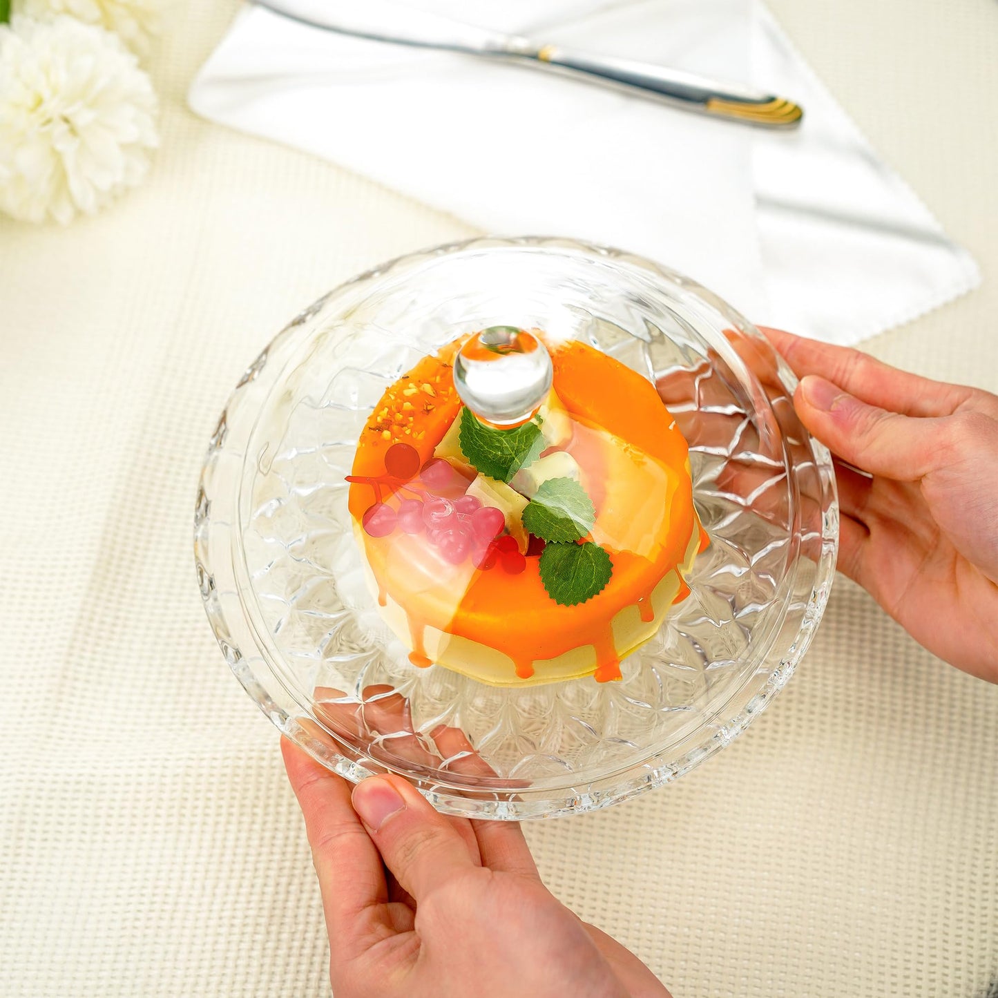 kanpura 7'' Clear Glass Cake Stand with Dome Lid Crystal Cake Holder Covered Versatile Glass Dome Dessert Plate for Christmas Party Table Centerpiece