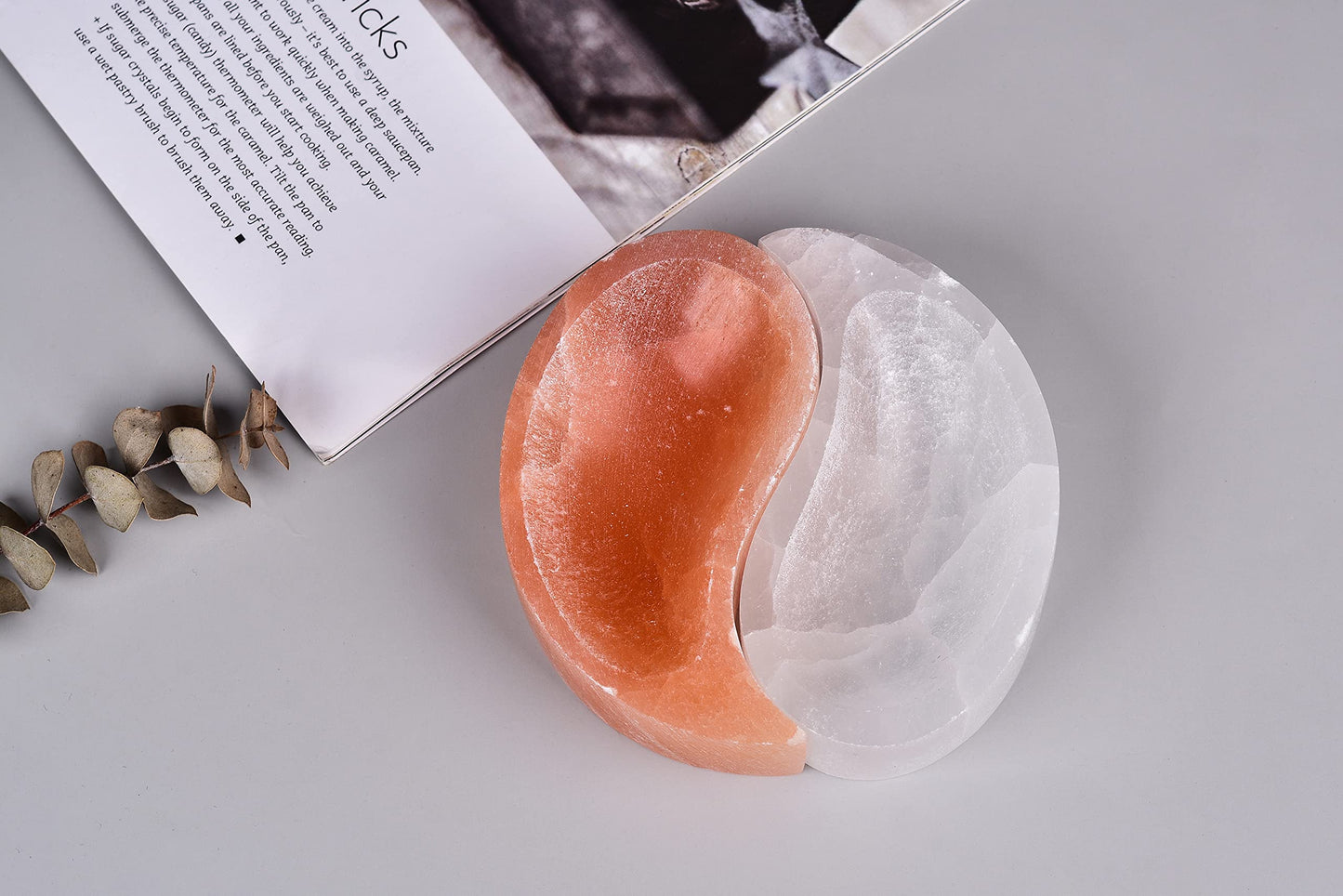 AMOYSTONE Selenite Yin-Yang Bowl 4" - Fish Shaped White & Orange Selenite Natural Crystals Jewelry Dish for Cleanse Energy Home Decor