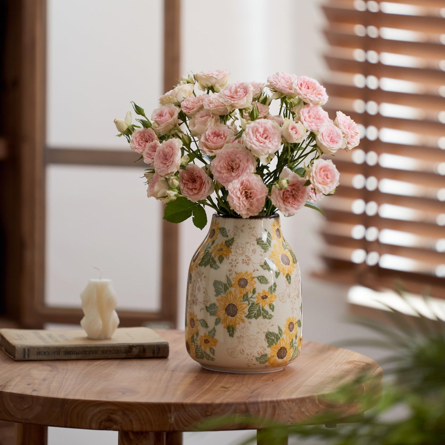 Loaesa Yellow Sunflower Floral Ceramic Vase, 7.7 Inch Chinoiserie Modern Aesthetic Rustic Vases for Tuscan French Country Kitchen Bedroom Entryway Coffee Table Home Decor