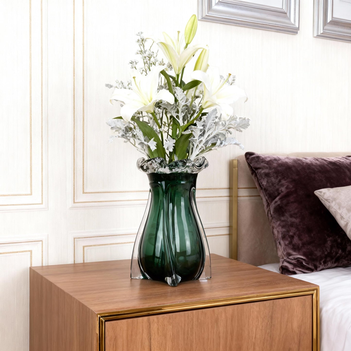 Hand Blown Glass vase, Modern Art Decorative vase, Green Glass vase Suitable for Decorating Living Room Dining Table Centers, TV cabinets, Offices, and entryway Side Tables.