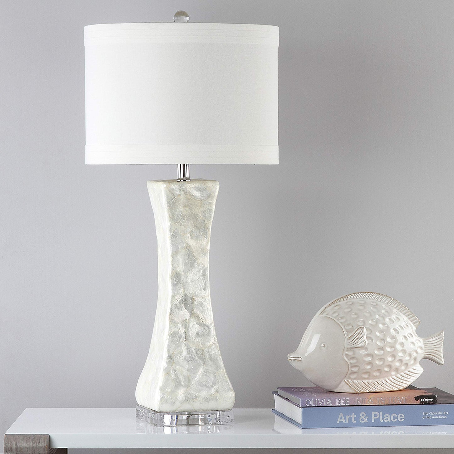 SAFAVIEH Lighting – Shelley Coastal White Capiz Shell Table Lamp, Concave Shell Design, LED Bulb Included (LITS4146A)