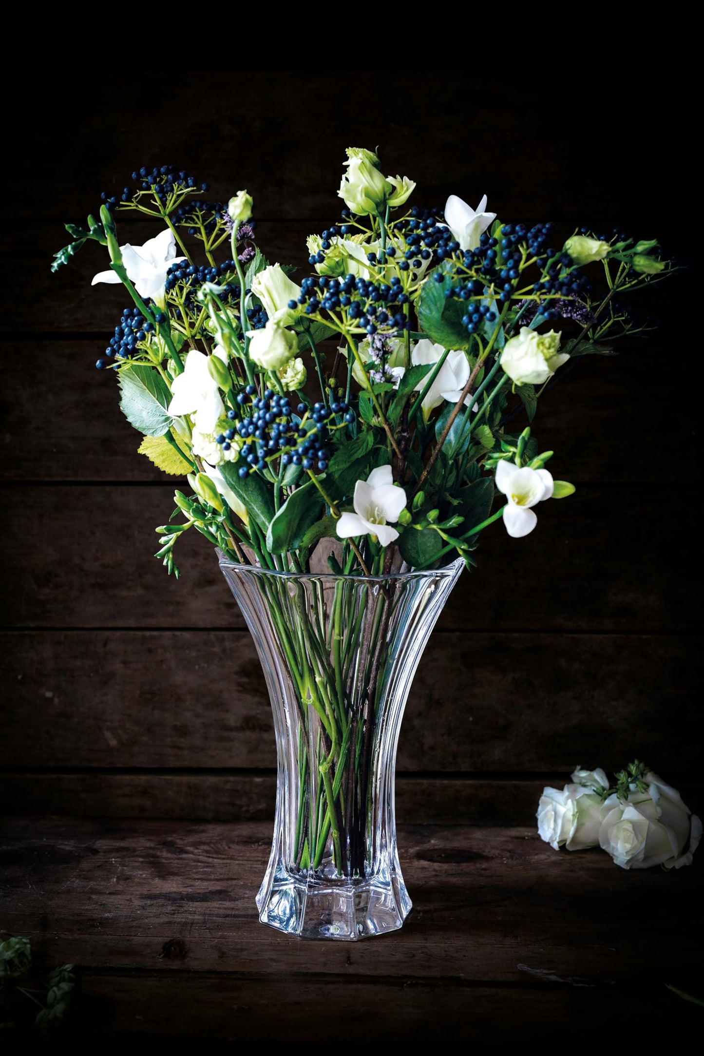 Nachtmann Saphir Collection, Crystal Vase, 10.6-Inch, Decorative Glass Vase for Flowers, Home Décor, and Centerpieces, Makes a Great Wedding, or Housewarming Gift, Clear