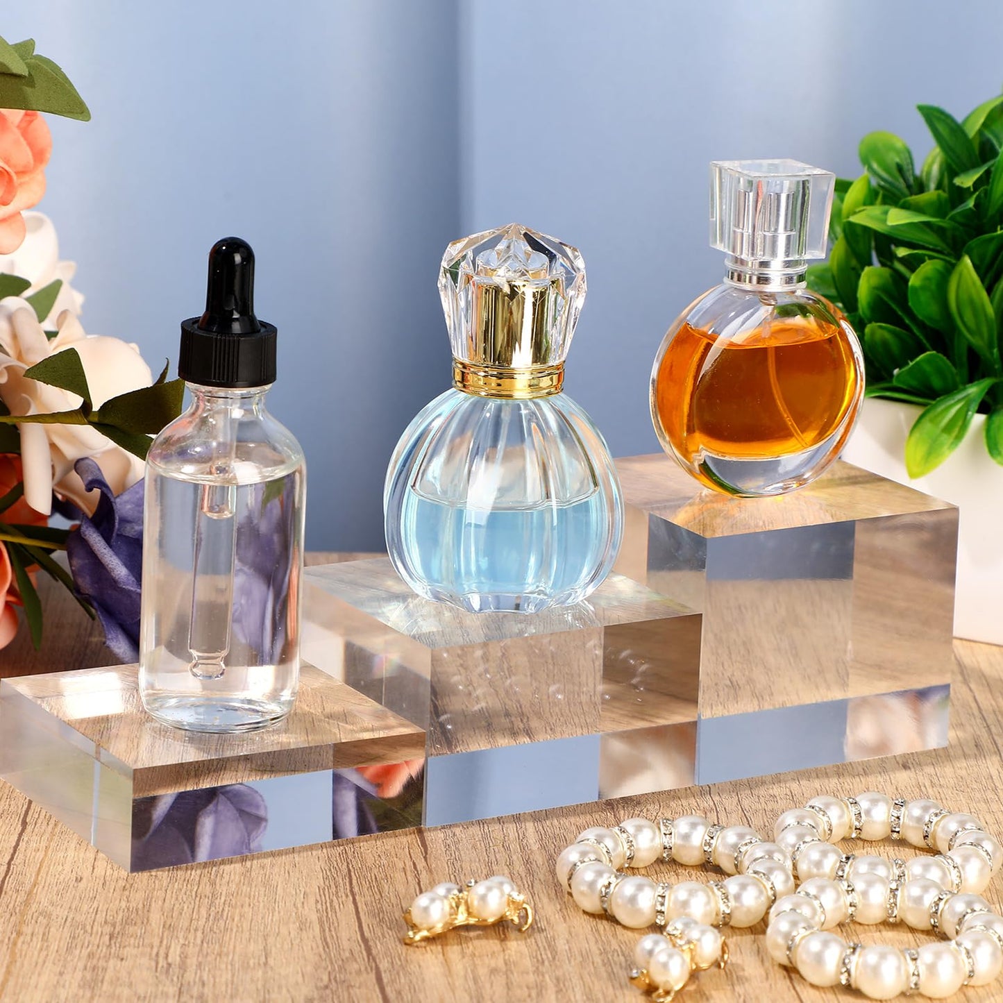 Geelin 9 Pcs Acrylic Risers Stand Display Block Decor Riser 3 Size Decor Clear Polished Cube Solid Pedestal Stand for Jewelry Perfume Photography Collection Food Doll Wedding High Density (Square)