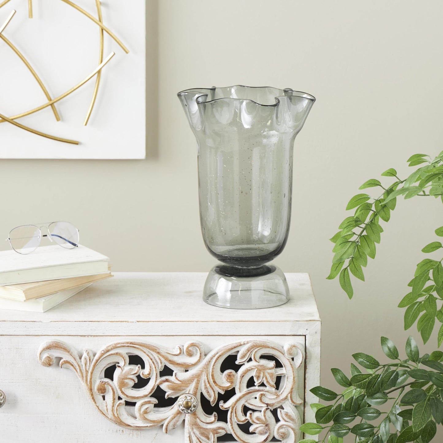 Deco 79 Glass Floral Decorative Vase Tulip Inspired Centerpiece Vase with Wavy Opening and Gold Speckles, Flower Vase for Home Decoration 9" x 8" x 14", Black