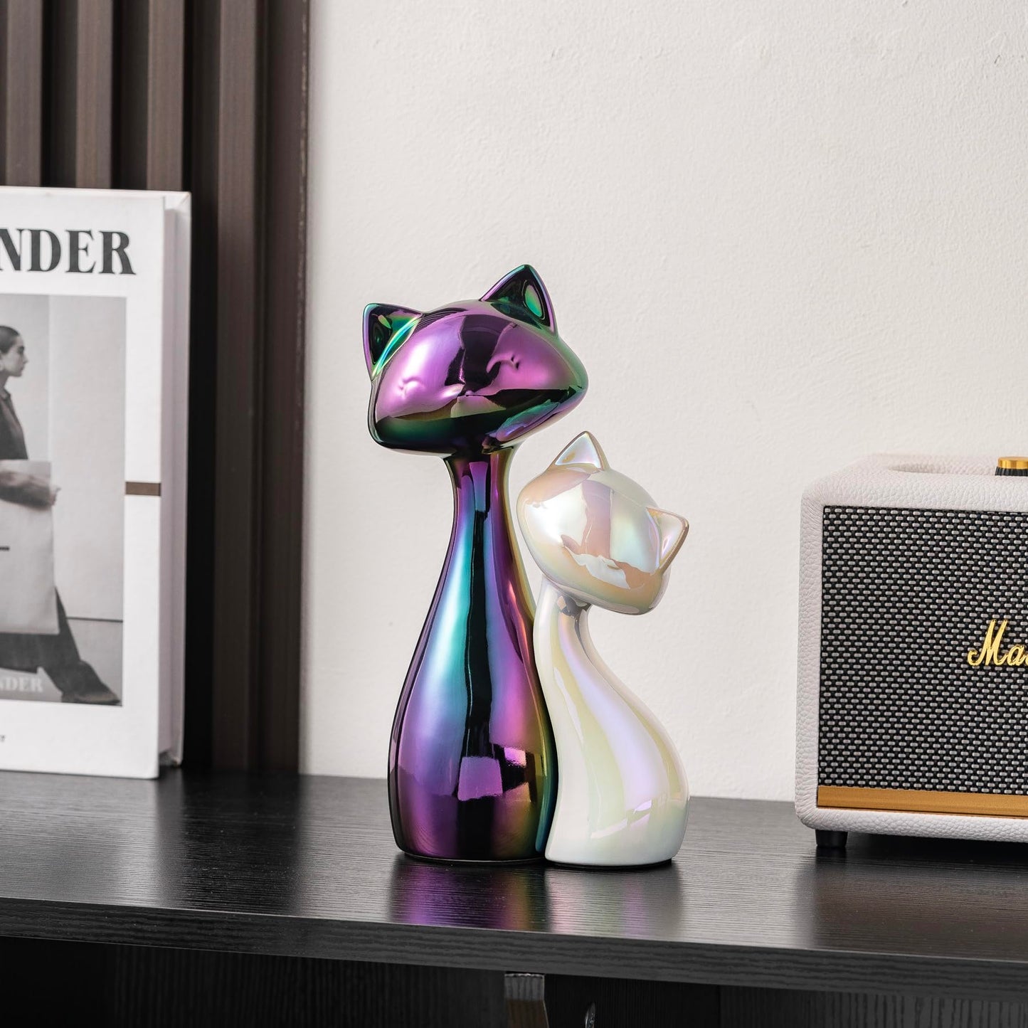 SURE YUESI Ceramic Cat Statue Set, Black & White Cute Cat Figurines, Lucky Cat Desk Decor for Cat Lovers, Modern Collectible Home Decor for Bookshelf & Living Room