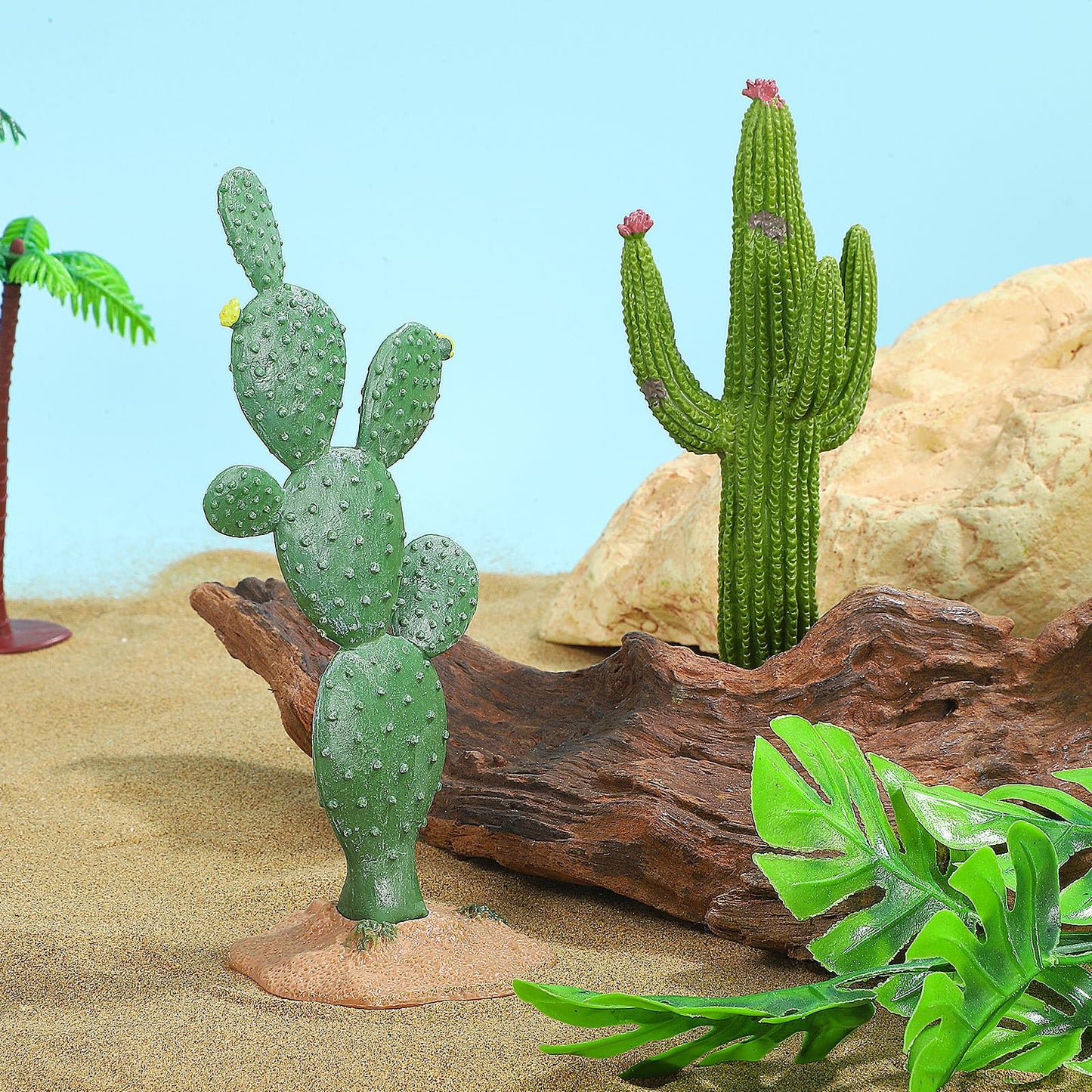 Amosfun 2 Pcs Simulated Cactus Adornments Lifelike Cactus Figurines Desktop Decor Artificial Greenery Plants for Home Office Garden Decoration 5.70X2.16X2.16 Inches