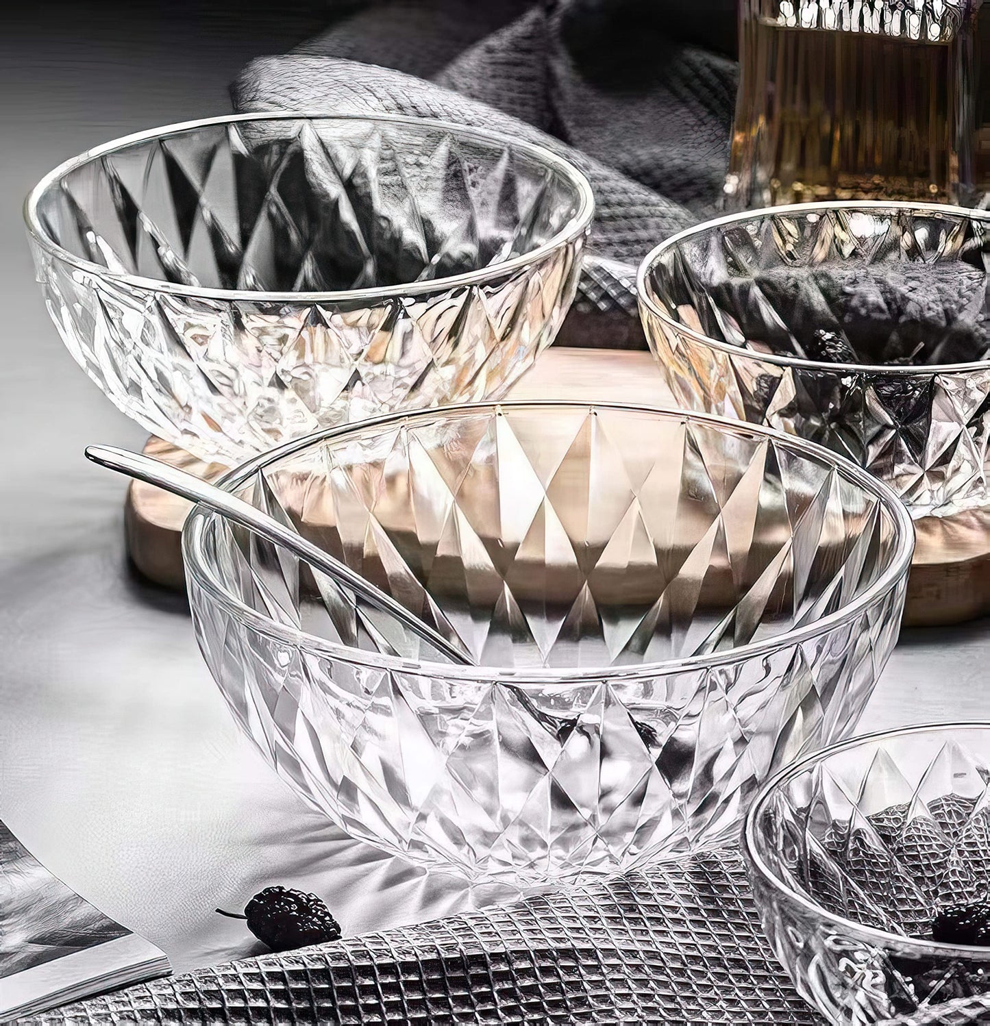 Le'raze Glass Diamond Design Bowl - Decorative Centerpiece for Kitchen & Home Decor, Great for Dining, Living Room, Serving, Salad, Pasta, Candy, Fruit