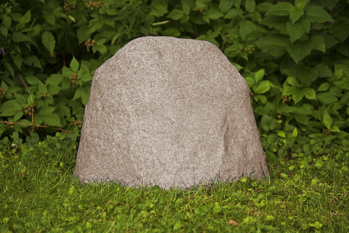 Emsco Group 2182 Medium – Lightweight Landscape Rock-Resin, Sandstone